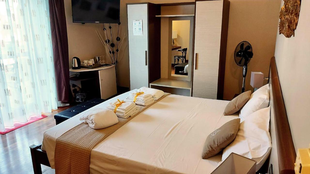 Attico Barocco Bed and Breakfast Λέτσε Εξωτερικό φωτογραφία
